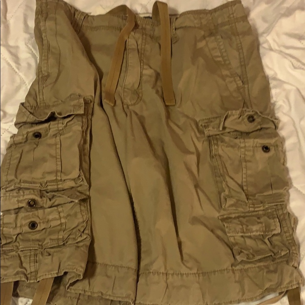 Old Navy Cargo Shorts loose fit!
